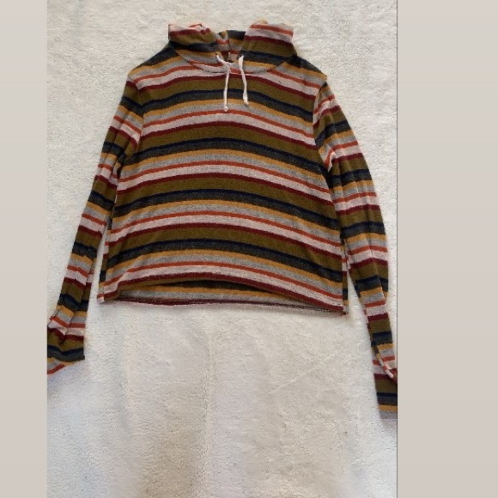 Long sleeve crop top
